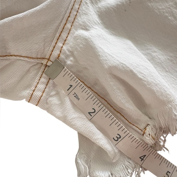 Universal Thread White Jean Shorts Frayed Style - Picture 5 of 5